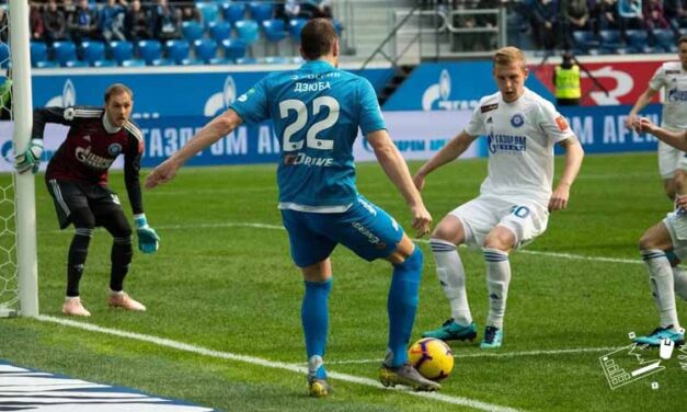 Как играть в защите FIFA